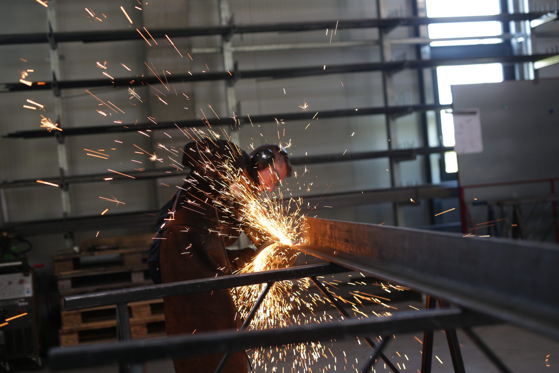 Metallbauer in der Nähe – Metallbau Röhrig aus Hosenfeld bei Fulda steht für präzise Metallbearbeitung und Handwerksqualität.